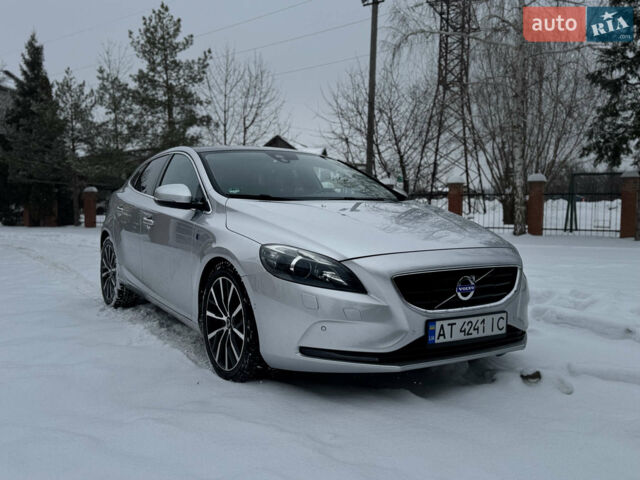 Сірий Вольво V40, об'ємом двигуна 1.97 л та пробігом 220 тис. км за 9900 $, фото 1 на Automoto.ua