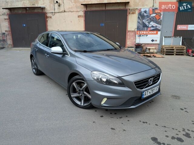 Сірий Вольво V40, об'ємом двигуна 1.98 л та пробігом 203 тис. км за 12499 $, фото 1 на Automoto.ua
