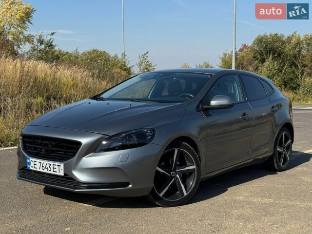 Серый Вольво В40, объемом двигателя 2 л и пробегом 246 тыс. км за 9900 $, фото 1 на Automoto.ua