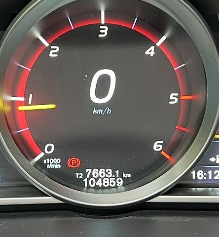 Серый Вольво В40, объемом двигателя 1.6 л и пробегом 105 тыс. км за 21000 $, фото 1 на Automoto.ua