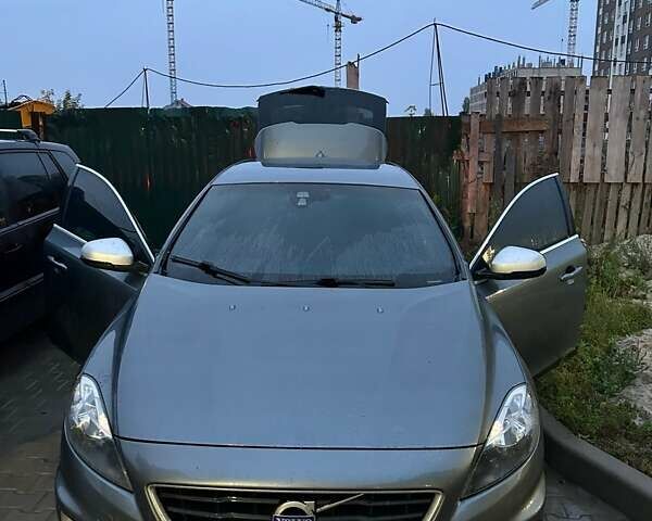 Серый Вольво В40, объемом двигателя 1.98 л и пробегом 265 тыс. км за 10500 $, фото 1 на Automoto.ua