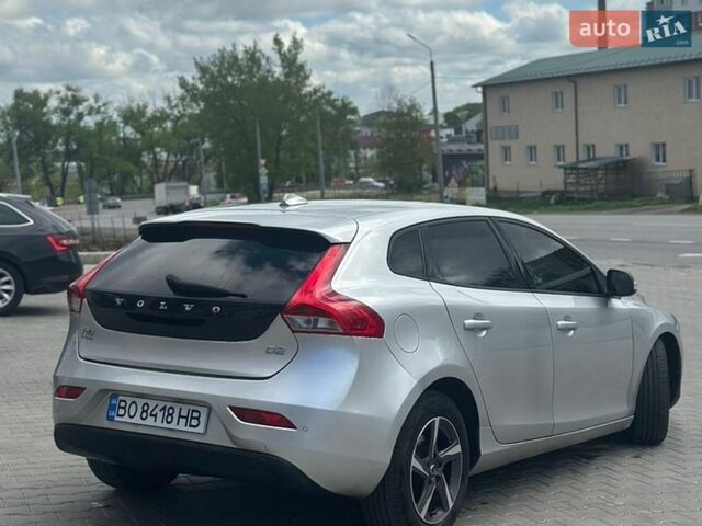 Серый Вольво В40, объемом двигателя 1.56 л и пробегом 195 тыс. км за 10200 $, фото 1 на Automoto.ua