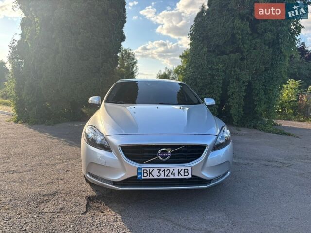 Сірий Вольво V40, об'ємом двигуна 1.6 л та пробігом 208 тис. км за 10500 $, фото 1 на Automoto.ua