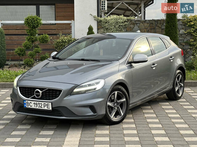 Сірий Вольво V40, об'ємом двигуна 2 л та пробігом 235 тис. км за 14400 $, фото 1 на Automoto.ua