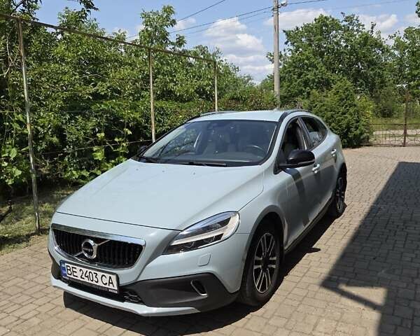 Вольво V40 2017 у Миколаєві на Automoto.ua Сірий Вольво V40, об'ємом двигуна 1.97 л та пробігом 106 тис. км за 17000 $, фото 1 на Automoto.ua