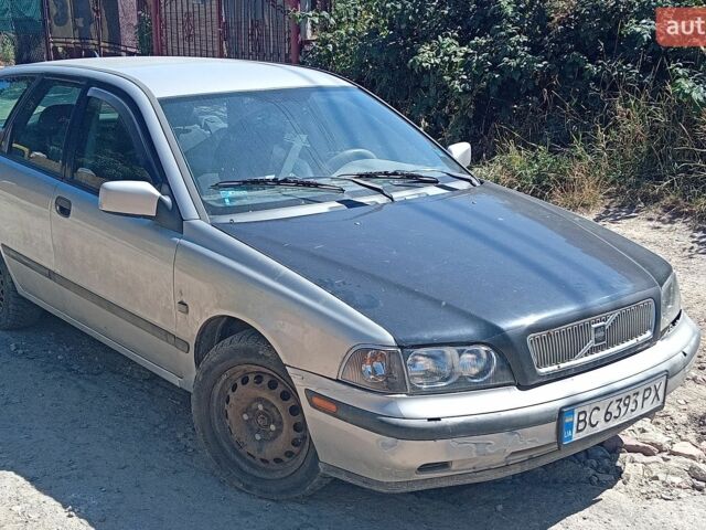 Сірий Вольво V40, об'ємом двигуна 1.87 л та пробігом 329 тис. км за 2200 $, фото 1 на Automoto.ua
