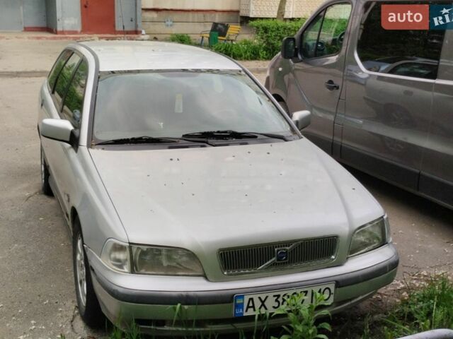 Сірий Вольво V40, об'ємом двигуна 1.6 л та пробігом 322 тис. км за 1900 $, фото 1 на Automoto.ua