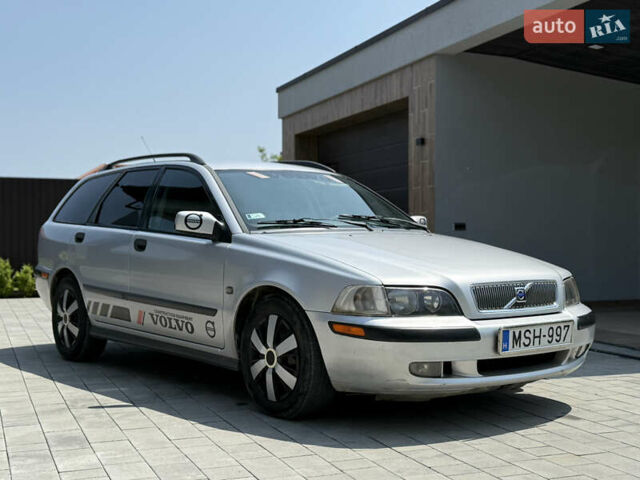 Сірий Вольво V40, об'ємом двигуна 0 л та пробігом 300 тис. км за 2200 $, фото 1 на Automoto.ua