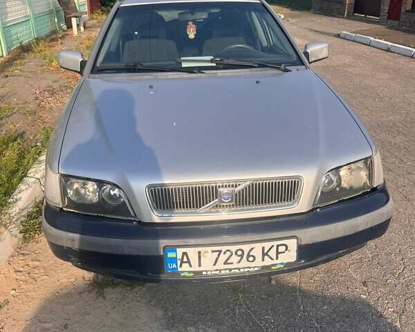 Сірий Вольво V40, об'ємом двигуна 1.87 л та пробігом 340 тис. км за 2400 $, фото 1 на Automoto.ua