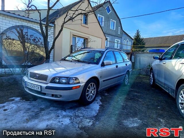 Серый Вольво В40, объемом двигателя 1.8 л и пробегом 295 тыс. км за 3700 $, фото 1 на Automoto.ua