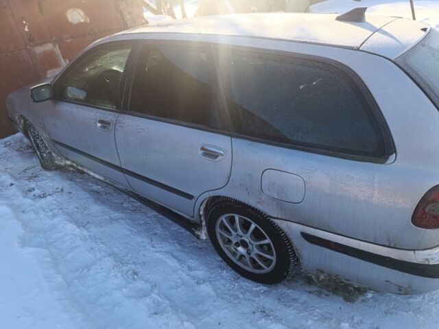 Серый Вольво В40, объемом двигателя 1.9 л и пробегом 350 тыс. км за 1950 $, фото 1 на Automoto.ua