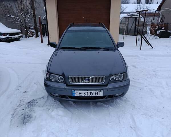 Серый Вольво В40, объемом двигателя 1.9 л и пробегом 316 тыс. км за 4800 $, фото 1 на Automoto.ua