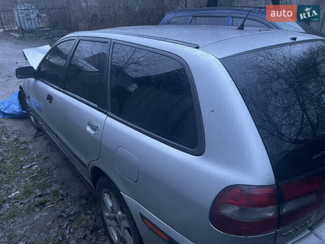 Вольво В40 2002 в Луцке на Automoto.ua Серый Вольво В40, объемом двигателя 1.9 л и пробегом 410 тыс. км за 1500 $, фото 1 на Automoto.ua