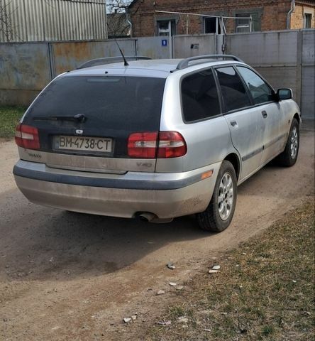 Сірий Вольво V40, об'ємом двигуна 1.9 л та пробігом 315 тис. км за 3600 $, фото 1 на Automoto.ua