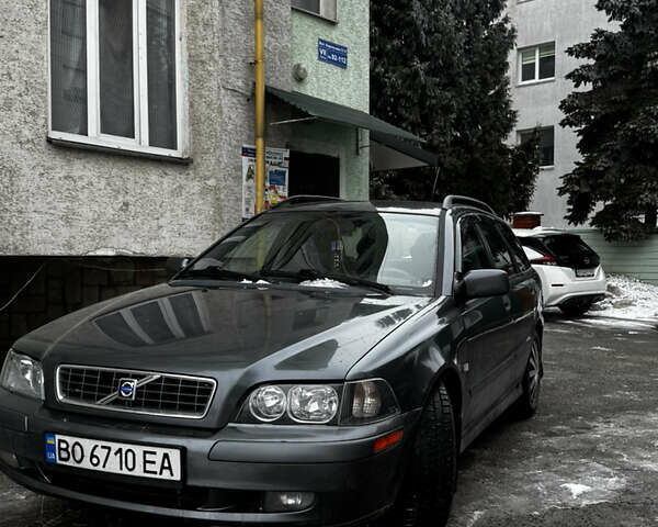 Сірий Вольво V40, об'ємом двигуна 1.87 л та пробігом 380 тис. км за 3800 $, фото 1 на Automoto.ua