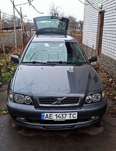 Сірий Вольво V40, об'ємом двигуна 1.87 л та пробігом 215 тис. км за 4900 $, фото 1 на Automoto.ua