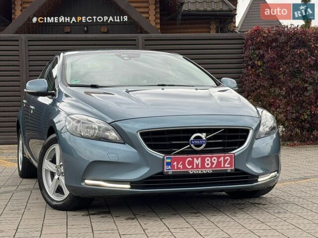 Синій Вольво V40, об'ємом двигуна 1.6 л та пробігом 205 тис. км за 9999 $, фото 1 на Automoto.ua