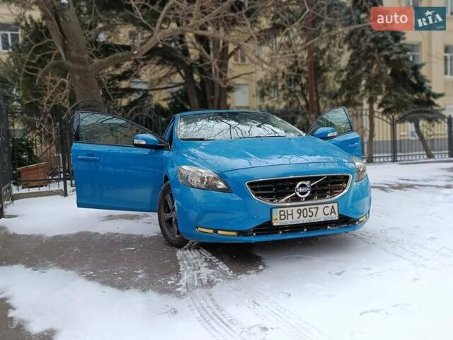 Синій Вольво V40, об'ємом двигуна 1.56 л та пробігом 167 тис. км за 11700 $, фото 1 на Automoto.ua