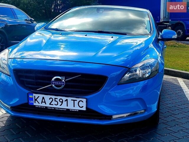 Синій Вольво V40, об'ємом двигуна 1.6 л та пробігом 240 тис. км за 7900 $, фото 1 на Automoto.ua