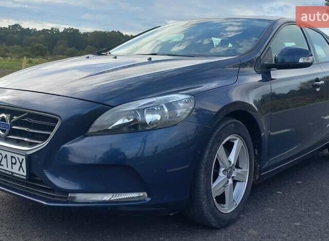 Синій Вольво V40, об'ємом двигуна 1.6 л та пробігом 180 тис. км за 10600 $, фото 1 на Automoto.ua