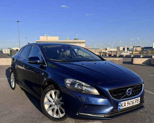 Синій Вольво V40, об'ємом двигуна 1.97 л та пробігом 210 тис. км за 12300 $, фото 1 на Automoto.ua
