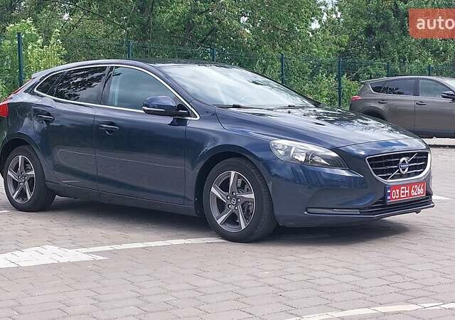 Синій Вольво V40, об'ємом двигуна 2 л та пробігом 232 тис. км за 11250 $, фото 1 на Automoto.ua