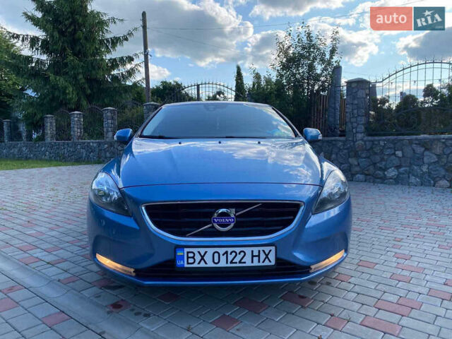 Синій Вольво V40, об'ємом двигуна 1.56 л та пробігом 209 тис. км за 11500 $, фото 1 на Automoto.ua