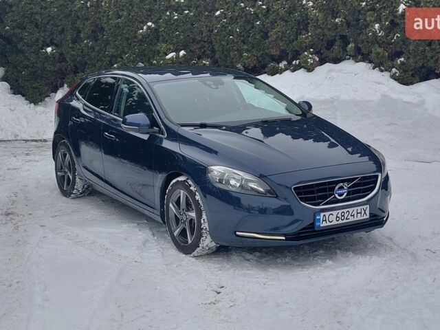 Синій Вольво V40, об'ємом двигуна 1.97 л та пробігом 320 тис. км за 11350 $, фото 1 на Automoto.ua