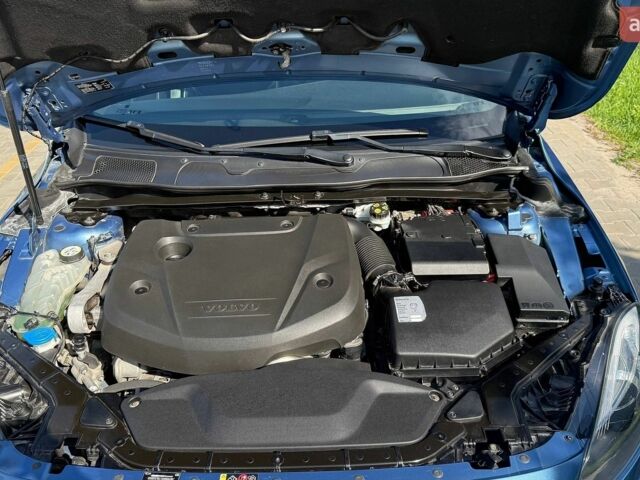 Синій Вольво V40, об'ємом двигуна 2 л та пробігом 245 тис. км за 12600 $, фото 1 на Automoto.ua
