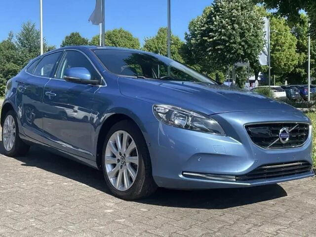 Синій Вольво V40, об'ємом двигуна 2 л та пробігом 47 тис. км за 7000 $, фото 1 на Automoto.ua