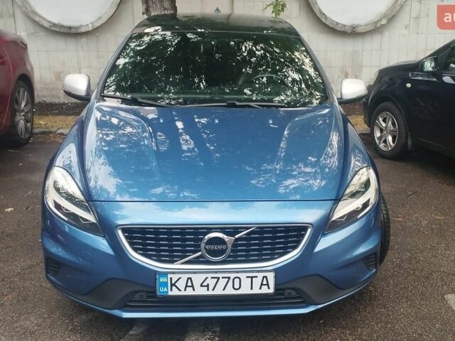 Синий Вольво В40, объемом двигателя 1.97 л и пробегом 294 тыс. км за 13700 $, фото 1 на Automoto.ua