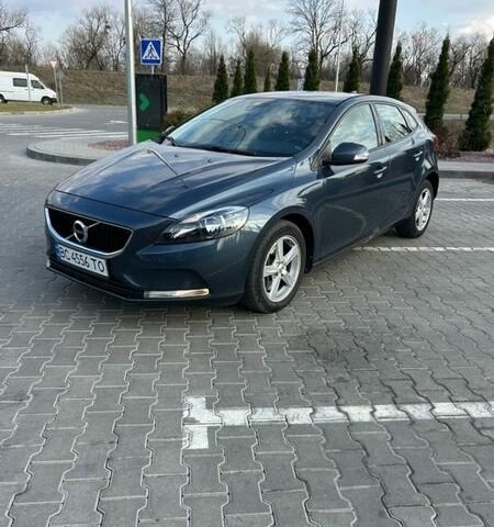 Синий Вольво В40, объемом двигателя 2 л и пробегом 272 тыс. км за 11650 $, фото 1 на Automoto.ua