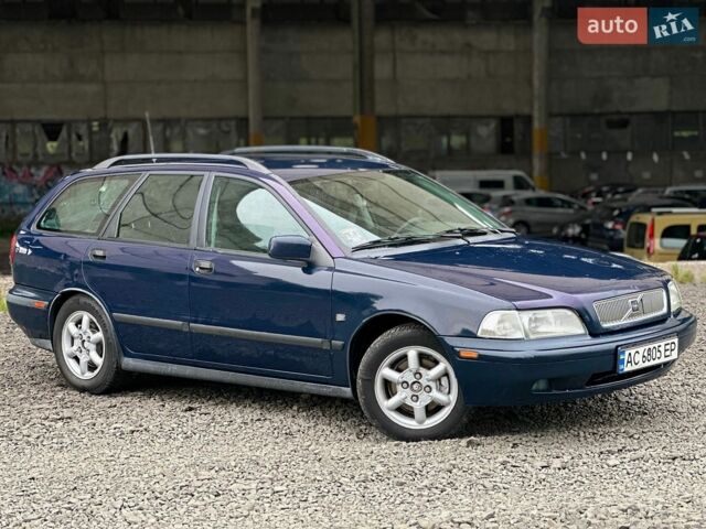 Синій Вольво V40, об'ємом двигуна 2 л та пробігом 372 тис. км за 1900 $, фото 1 на Automoto.ua