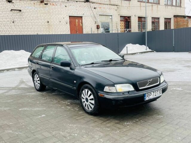 Синій Вольво V40, об'ємом двигуна 0 л та пробігом 380 тис. км за 1799 $, фото 1 на Automoto.ua