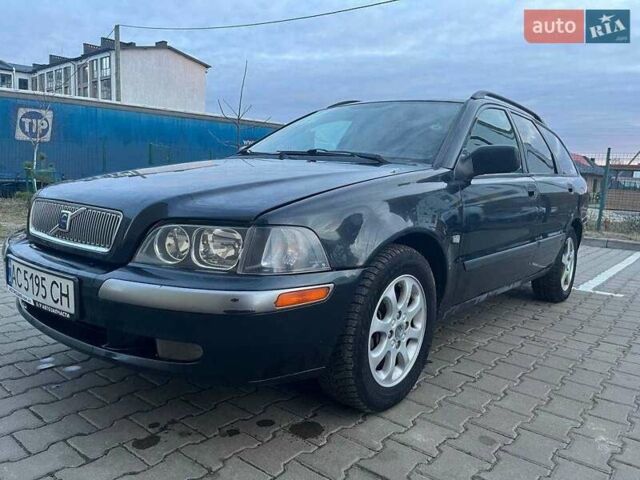 Синий Вольво В40, объемом двигателя 1.8 л и пробегом 250 тыс. км за 2700 $, фото 1 на Automoto.ua
