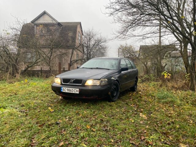 Синий Вольво В40, объемом двигателя 1.9 л и пробегом 380 тыс. км за 1450 $, фото 1 на Automoto.ua