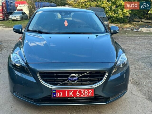 Зеленый Вольво В40, объемом двигателя 1.6 л и пробегом 150 тыс. км за 8999 $, фото 1 на Automoto.ua
