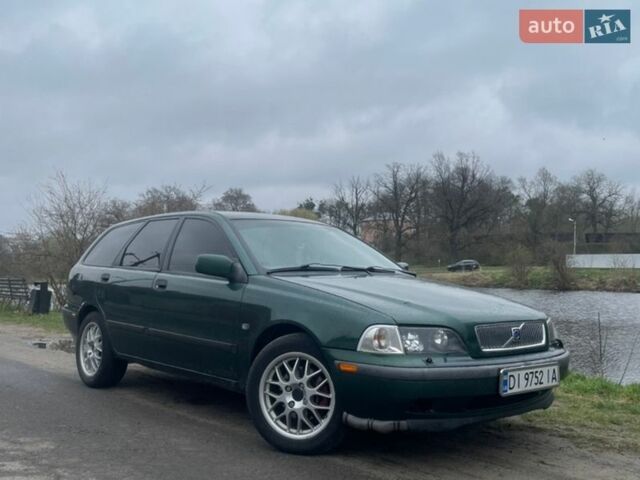 Зеленый Вольво В40, объемом двигателя 1.78 л и пробегом 330 тыс. км за 2600 $, фото 1 на Automoto.ua
