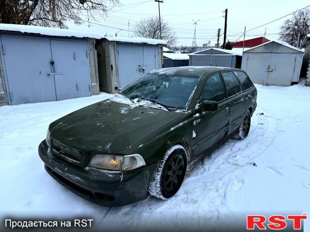 Зелений Вольво V40, об'ємом двигуна 1.9 л та пробігом 200 тис. км за 1450 $, фото 1 на Automoto.ua