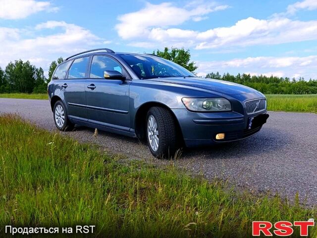 Белый Вольво В50, объемом двигателя 2 л и пробегом 297 тыс. км за 2900 $, фото 1 на Automoto.ua