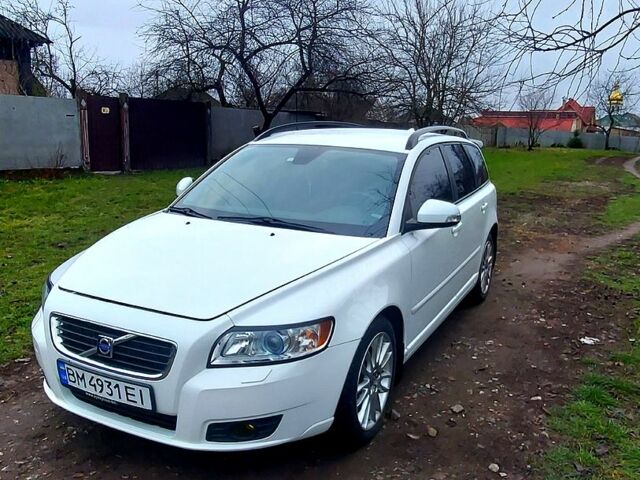 Білий Вольво V50, об'ємом двигуна 1.6 л та пробігом 215 тис. км за 8200 $, фото 1 на Automoto.ua