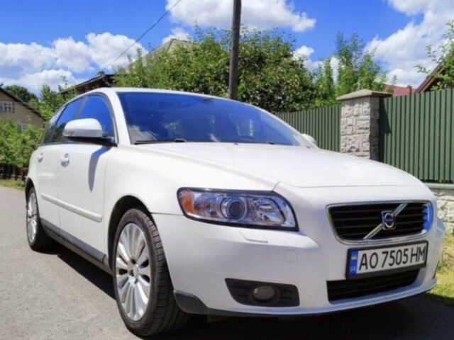 Білий Вольво V50, об'ємом двигуна 1.6 л та пробігом 320 тис. км за 7837 $, фото 1 на Automoto.ua