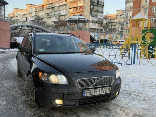 Чорний Вольво V50, об'ємом двигуна 2 л та пробігом 400 тис. км за 2849 $, фото 1 на Automoto.ua