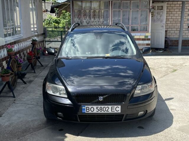 Чорний Вольво V50, об'ємом двигуна 2 л та пробігом 294 тис. км за 3800 $, фото 1 на Automoto.ua