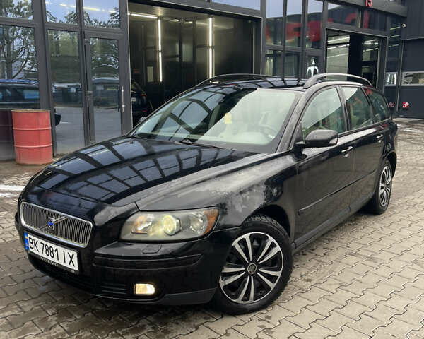 Черный Вольво В50, объемом двигателя 2 л и пробегом 245 тыс. км за 4450 $, фото 1 на Automoto.ua