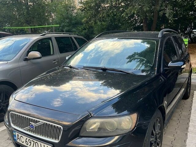 Черный Вольво В50, объемом двигателя 2 л и пробегом 241 тыс. км за 3600 $, фото 1 на Automoto.ua