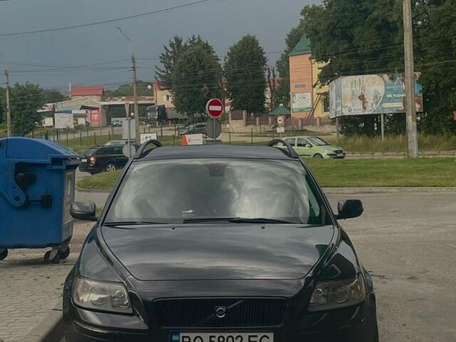 Черный Вольво В50, объемом двигателя 2 л и пробегом 295 тыс. км за 4450 $, фото 1 на Automoto.ua