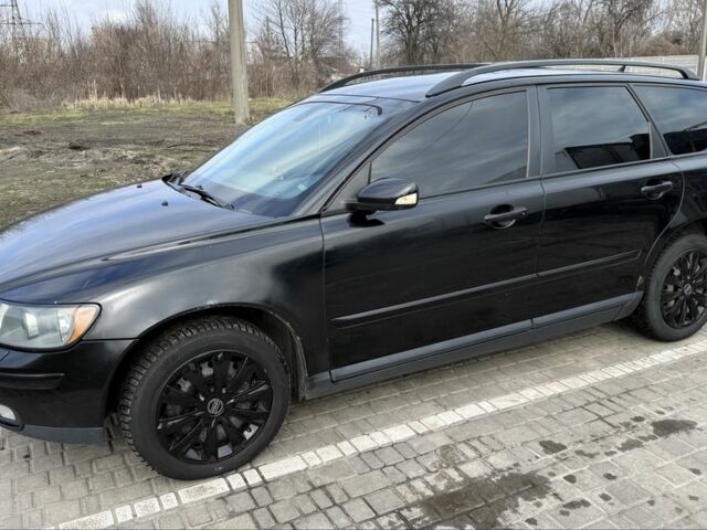 Чорний Вольво V50, об'ємом двигуна 2 л та пробігом 352 тис. км за 2257 $, фото 1 на Automoto.ua