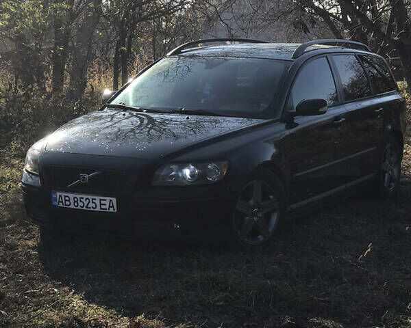 Чорний Вольво V50, об'ємом двигуна 2 л та пробігом 305 тис. км за 4000 $, фото 1 на Automoto.ua