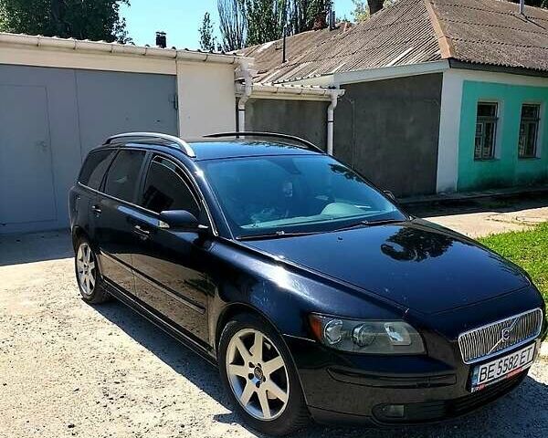 Чорний Вольво V50, об'ємом двигуна 2 л та пробігом 190 тис. км за 4600 $, фото 1 на Automoto.ua